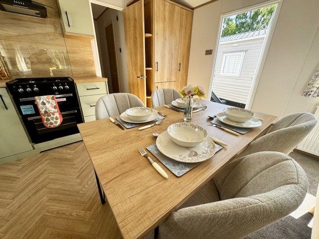 Stunning 13ft Wide Villa For Sale - 11.5 Month Season Suffolk near the Beach