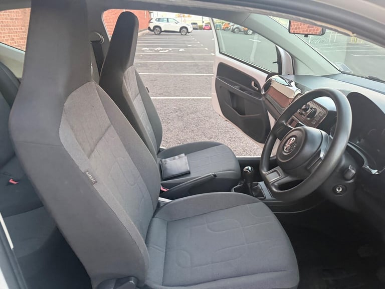 2014 Volkswagen up! 1.0 Move up! Euro 5 3dr HATCHBACK Petrol Manual