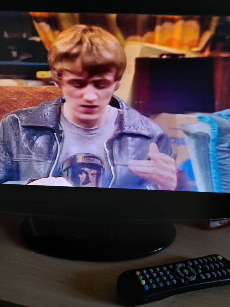 Technika 22'&quot;DVD combe with freeviewhd 