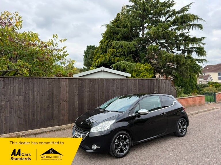 2013 Peugeot 208 1.2 VTi Allure 3dr HATCHBACK Petrol Manual