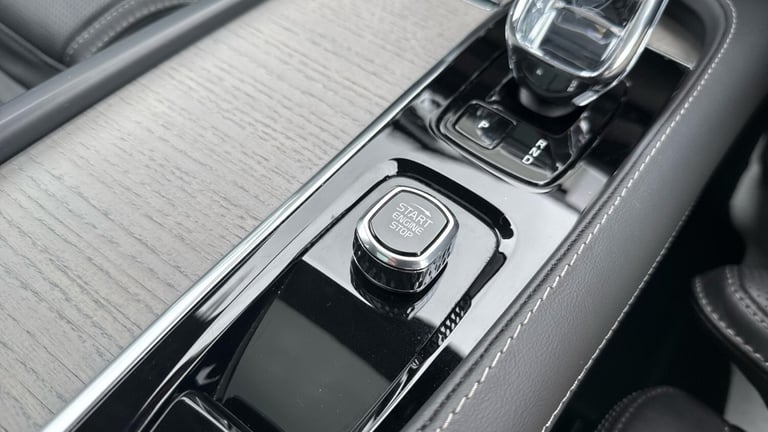 2024 Volvo XC90 2.0 B5P [250] Ultra Dark 5dr AWD Geartronic Petrol Estate Estate Petrol Automatic