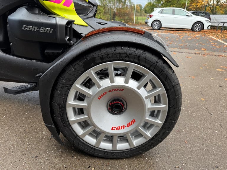 Can-Am Ryker 900 cc Fully automatic Spyder trike 