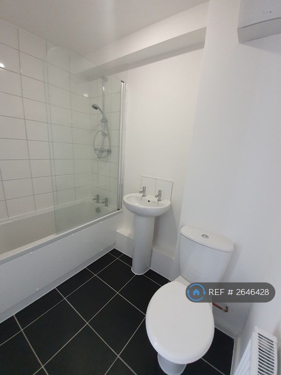 1 bedroom flat in St Thomas's Place, Stockport, SK1 (1 bed) (#2646428)