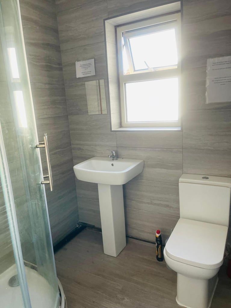 Spacious and Cosy Double Room for Rent in - UB4 8BE