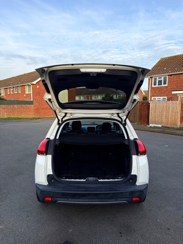 Peugeot, 2008, Hatchback, 2014, Manual, 1199 (cc), 5 doors