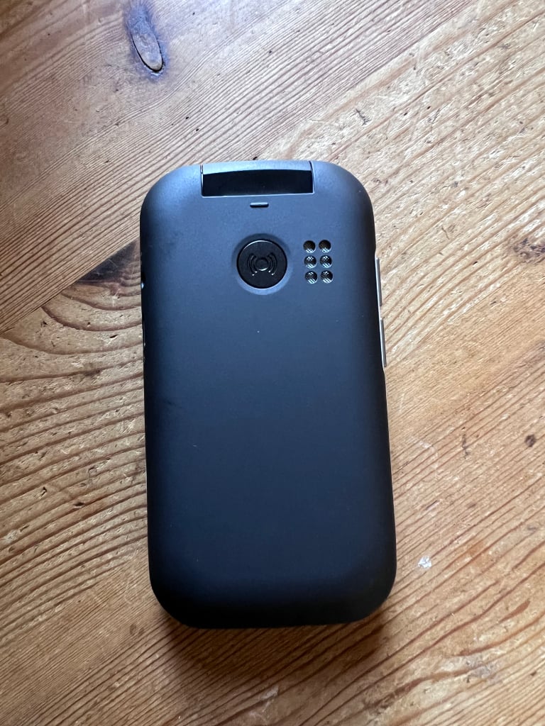Doro 6520 flip phone review - the device that offers connectivity and  simplicity - Tech Guide