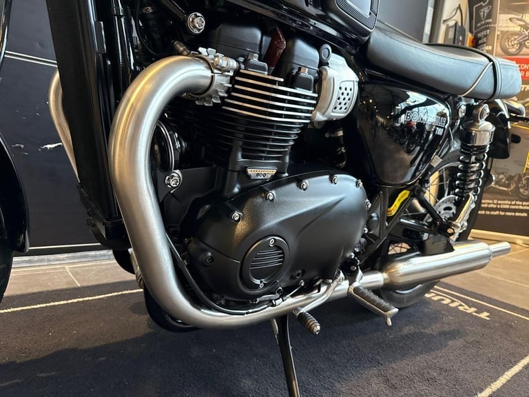 2021 Triumph Bonneville T100 black Manual