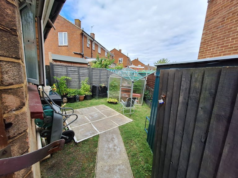 1 small bungalow Edgware HA8