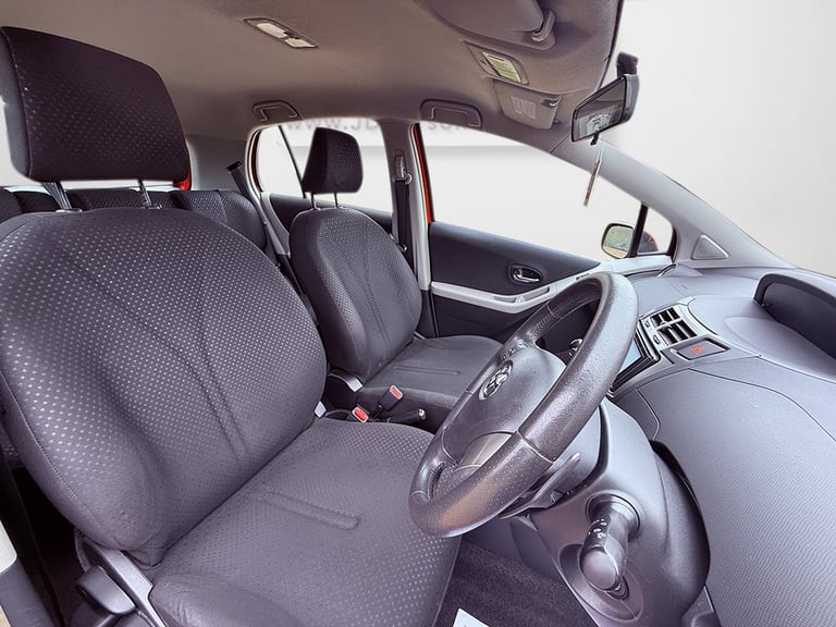 TOYOTA YARIS 1.3 Dual VVT-i T Spirit 2011