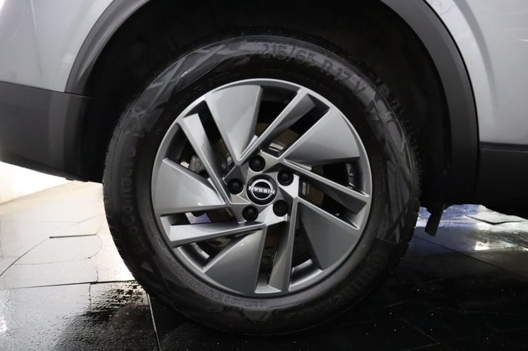 2022 Nissan Qashqai 1.3 DIG-T MHEV Acenta Premium 5dr (APPLE CAR PLAY, REV CAMERA) Manual
