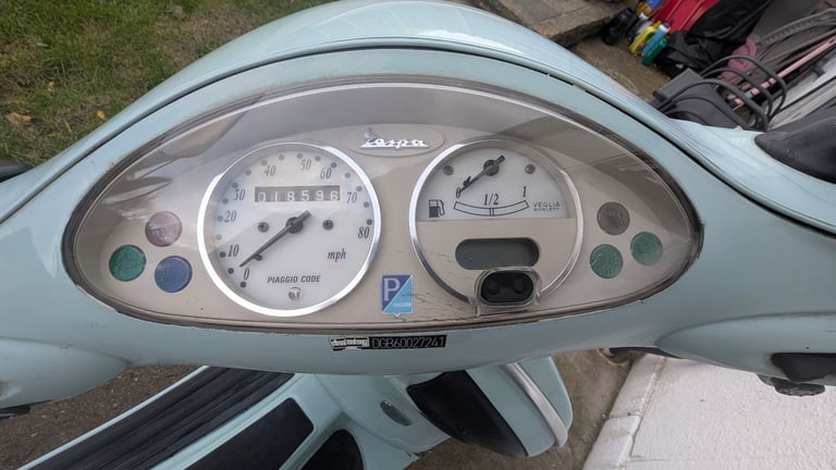 Piaggio, VESPA, 2003, 125 (18,596 miles) datatag , emissions test done (cc) helmet, D lock , cover 