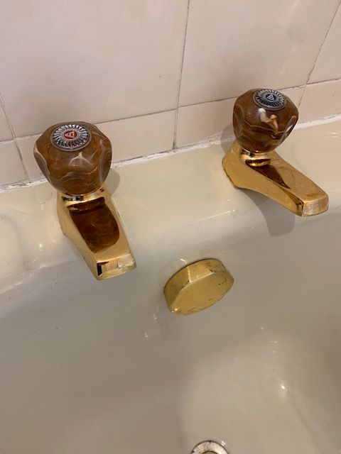 Retro 3-piece Bathroom Suite with original fittings - beige/mushroom coloured