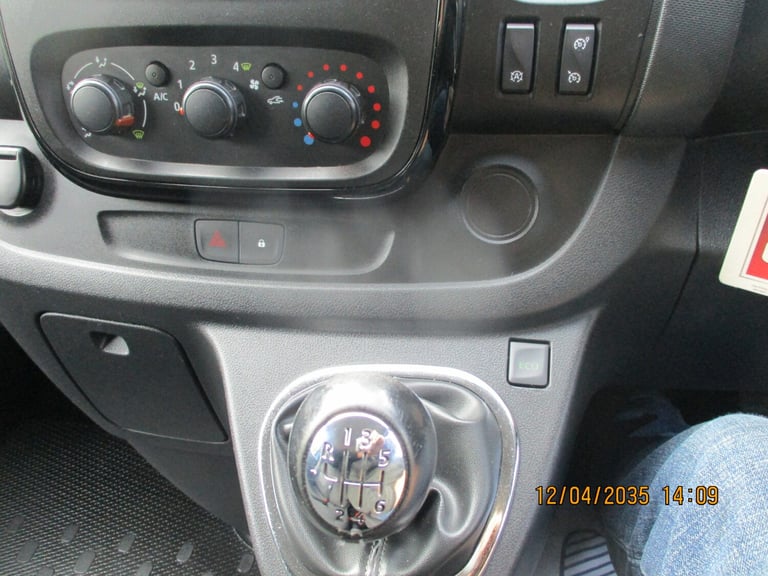 2015 Vauxhall Vivaro 2900 1.6CDTI BiTurbo 120PS ecoFLEX Sportive L2 H1 Van PANEL VAN Diesel Manual