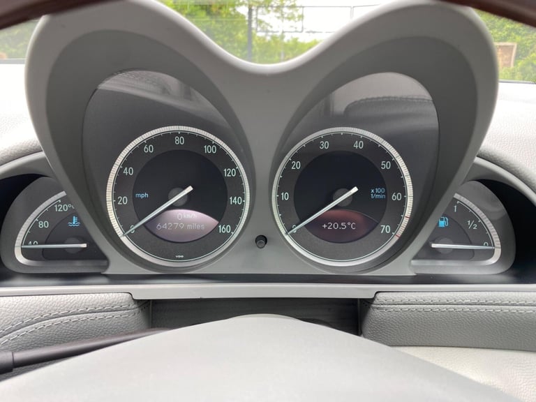 2005 Mercedes-Benz SL 5.0 SL500 2dr CONVERTIBLE Petrol Automatic