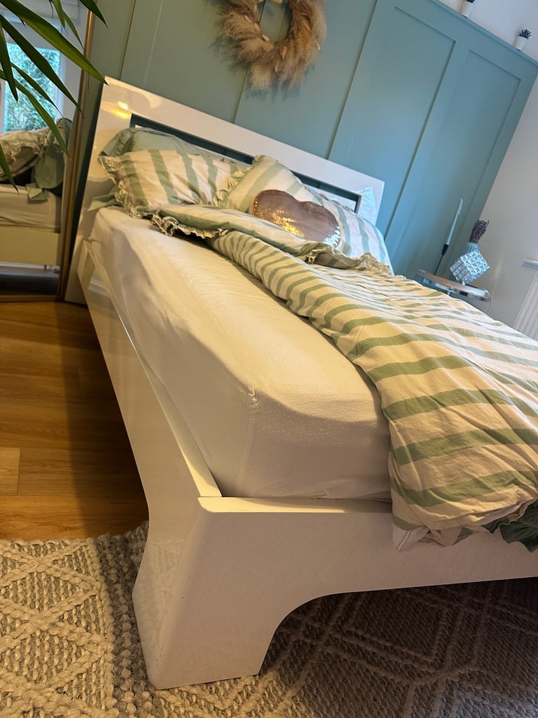 Beautiful Bedroom bed wardrobe home 