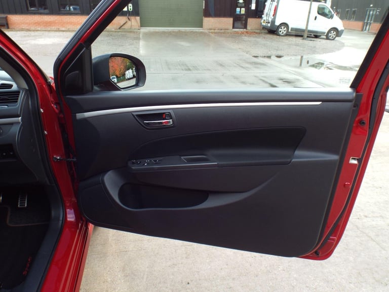 2013 Suzuki Swift 1.6 Sport Euro 5 3dr HATCHBACK Petrol Manual