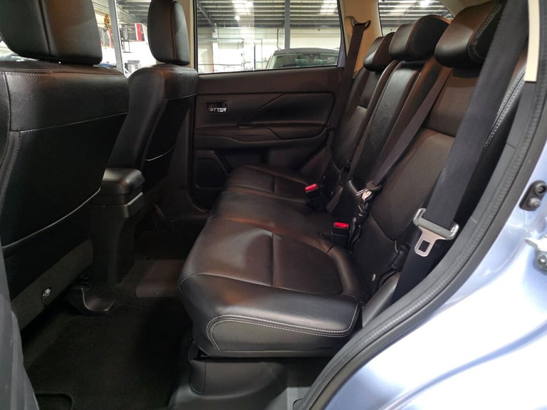 2015 Mitsubishi Outlander 2.0h 12kWh GX4h CVT 4WD Euro 5 (s/s) 5dr ESTATE Petrol/Electric Hybrid ...