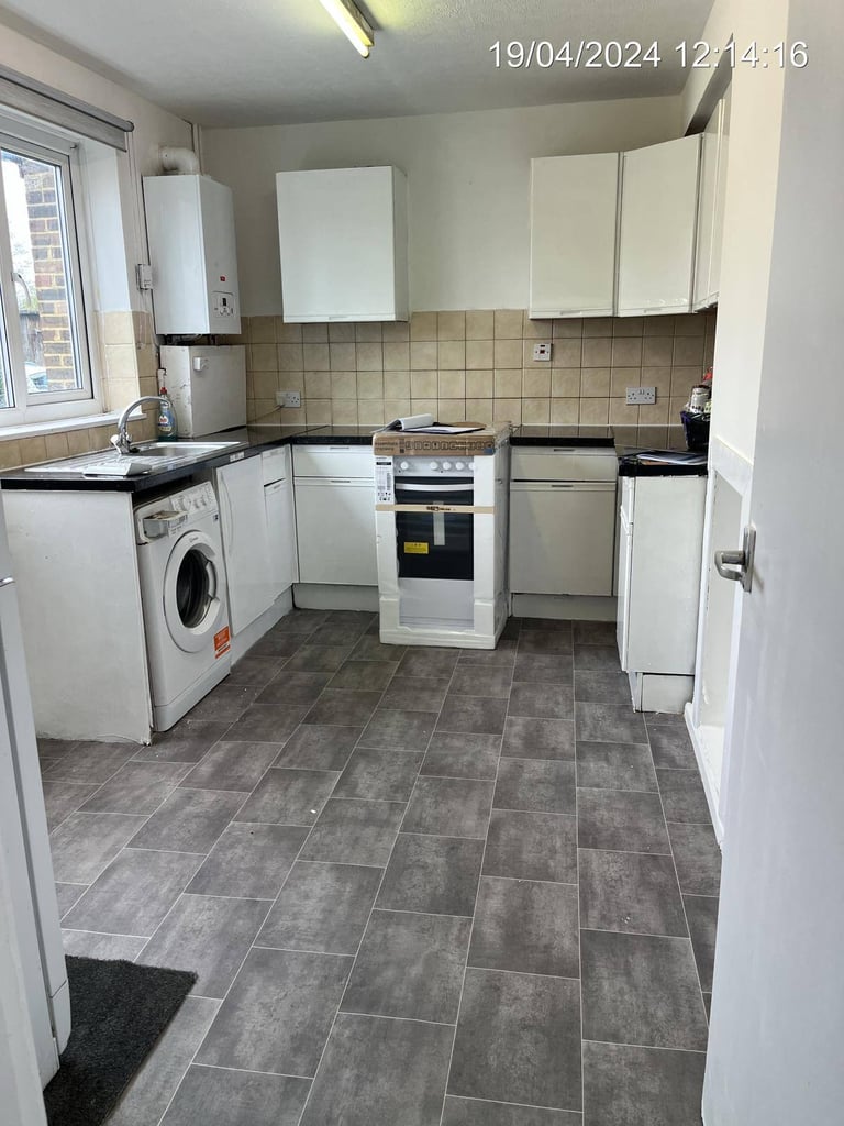 Spacious 2 bedroom house in Abbey Wood on Eynsham Drive