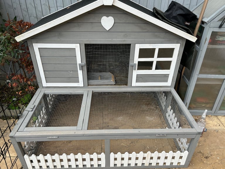 image for Blossom Guinea pig hutch 
