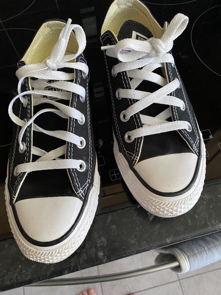 Womens black converse size4