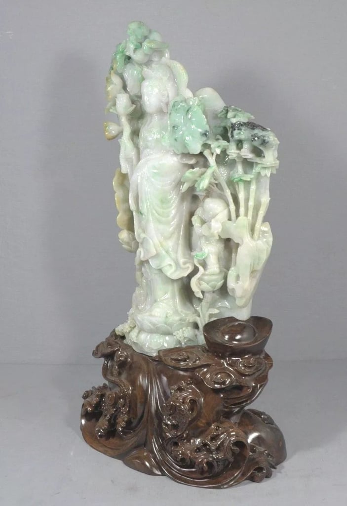 Large Well Carved Chinese Jadeite Kwan-Yin