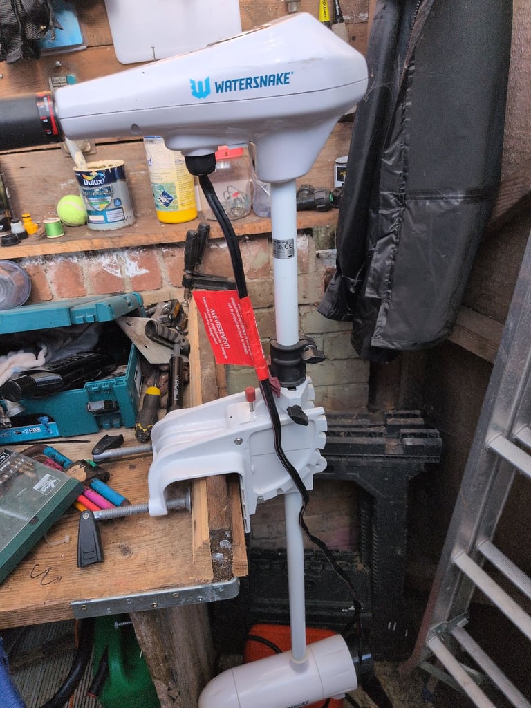 Electric outboard motor 