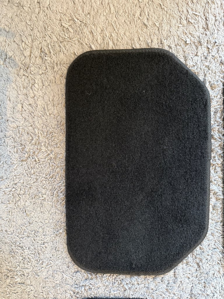 Michelin Premium Universal Fit 4 Piece Car Mat Set