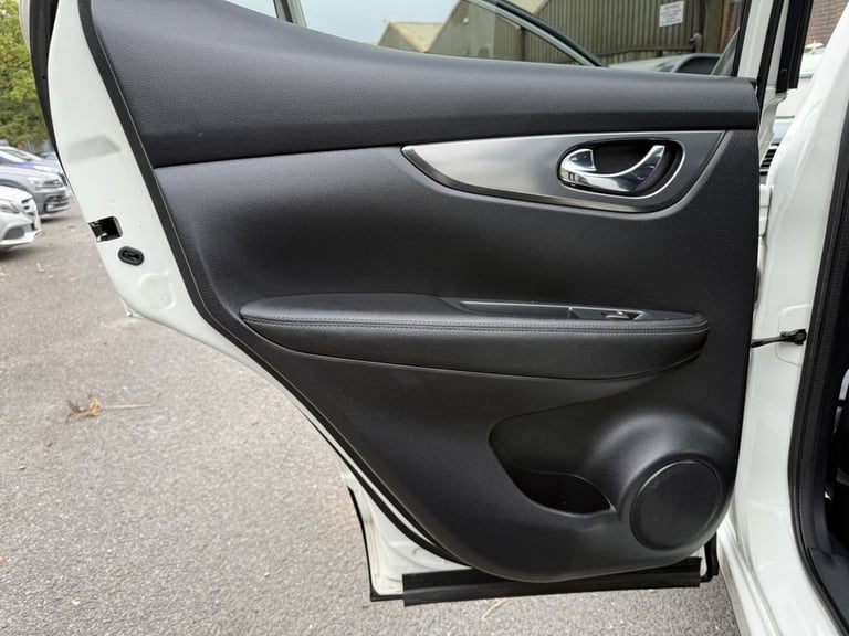 2018 Nissan Qashqai 1.5 dCi Tekna 5dr HATCHBACK PETROL Manual