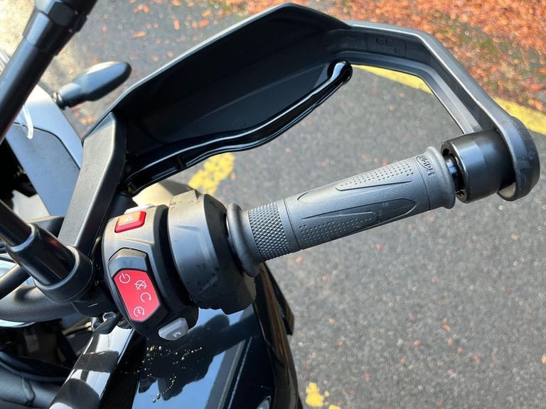 2025 Triumph Tiger 1200 GT PRO STANDARD COLOUR Petrol black 6 Speed