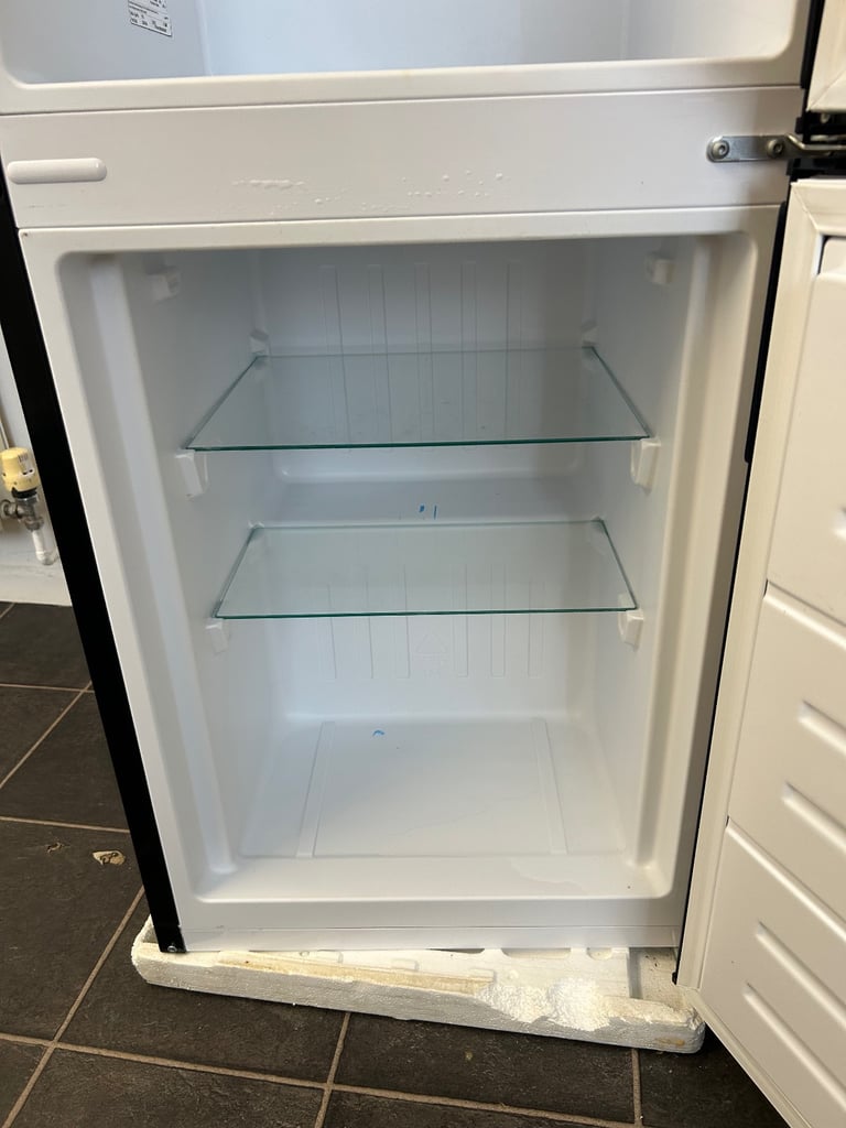 Black swan fridge freezer