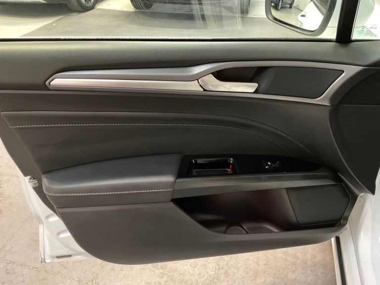 2016 Ford Mondeo 2.0 TDCi Titanium 5dr HATCHBACK DIESEL Manual