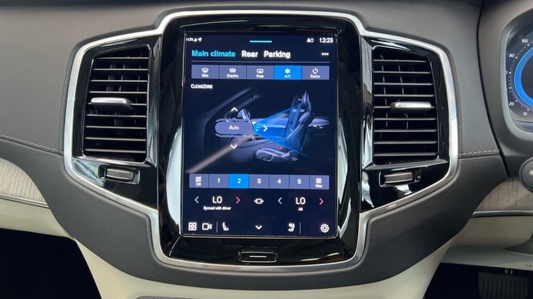 2024 Volvo XC90 Plus, B5 AWD Mild hybrid, Petrol, Dark, 7 Seats (Blond Leather, BLIS) Estate Petr...