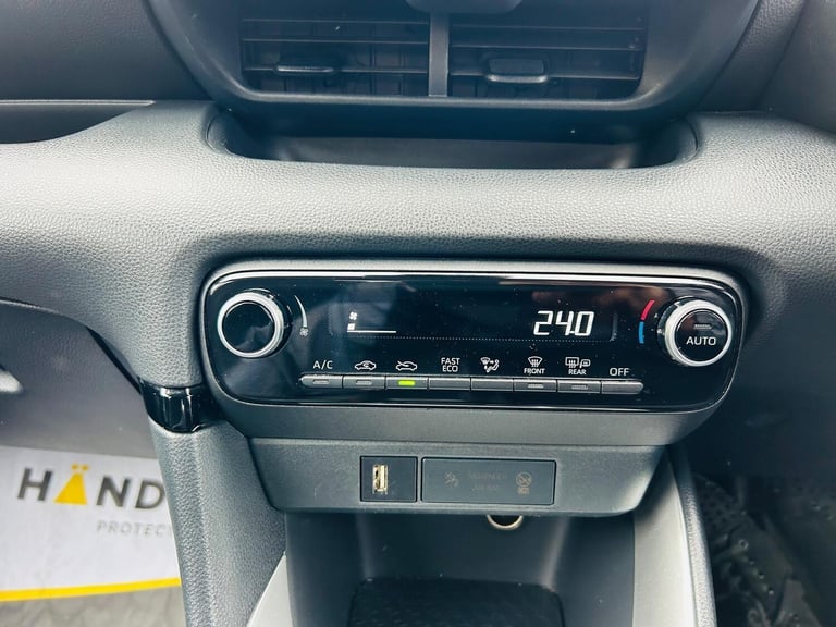 2022 Toyota Yaris 1.5 VVT-h Icon E-CVT Euro 6 (s/s) 5dr HATCHBACK Petrol/Electric Hybrid Automatic