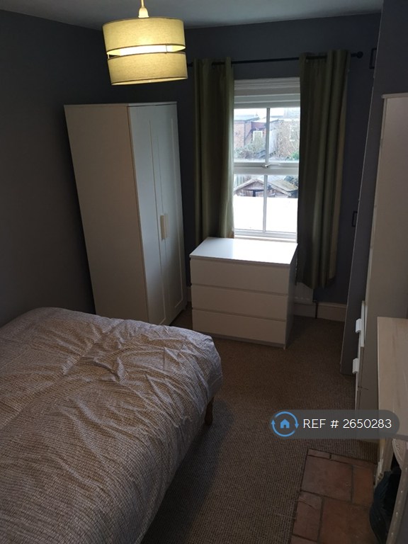 image for 4 bedroom house in Kings Road, Caversham, Reading, RG4 (4 bed) (#2650283)
