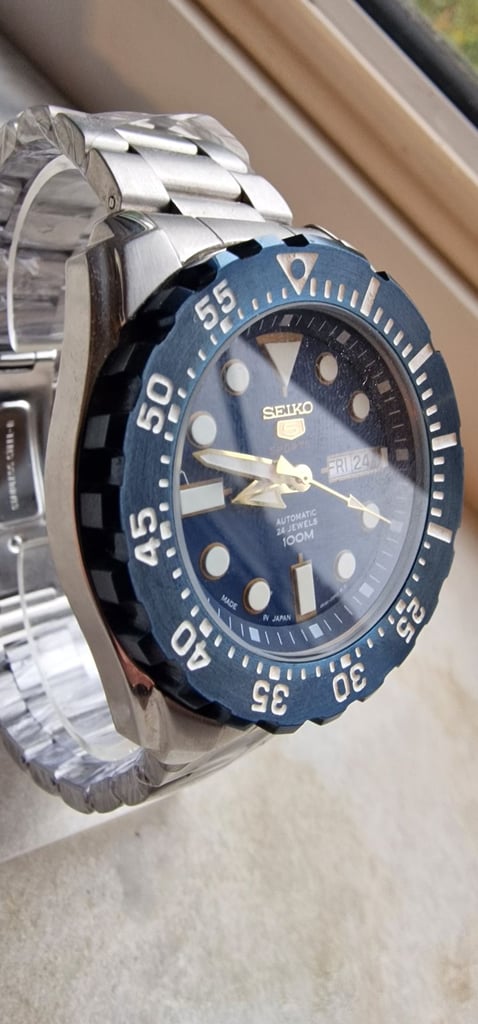 Seiko 5 "Monster" bezel automatic watch nearly new condition 