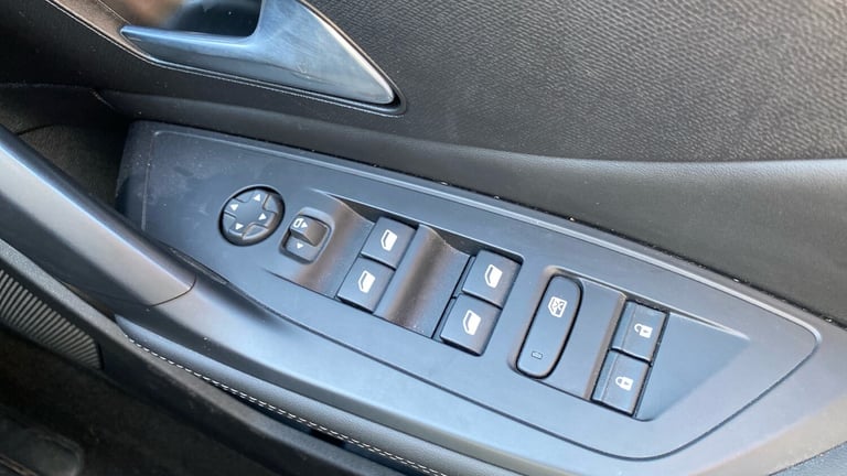 2024 Peugeot 308 SW 1.2 PureTech Allure Estate 5dr Petrol EAT Euro 6 (s/s) (130 ps) Estate Petrol...