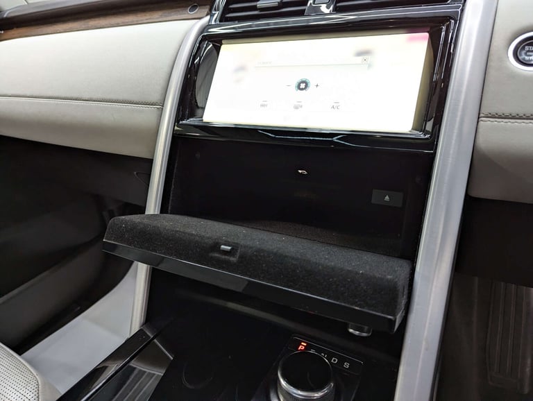 2017 Land Rover Discovery 2.0 Discovery HSE SD4 Auto 4WD 5dr SUV Diesel Automatic