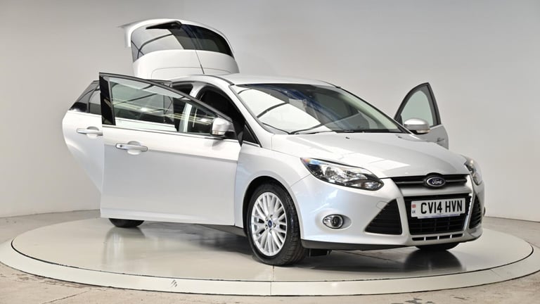 2014 Ford Focus 1.6 TDCi Zetec Euro 5 (s/s) 5dr HATCHBACK Diesel Manual