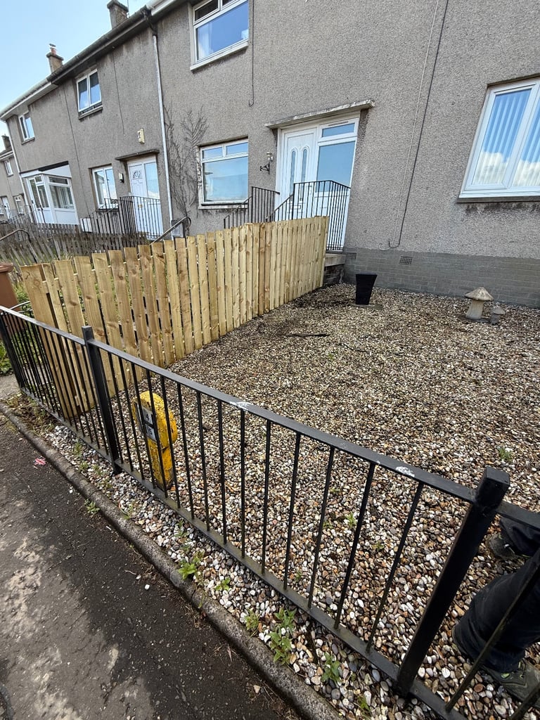 Fencers available after stormy conditions 