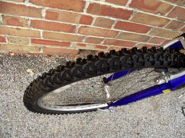 SARACEN ZEN MOUNTAIN BIKE FOR SALE.CLEAN CONDITION.(FULLY SERVICED)