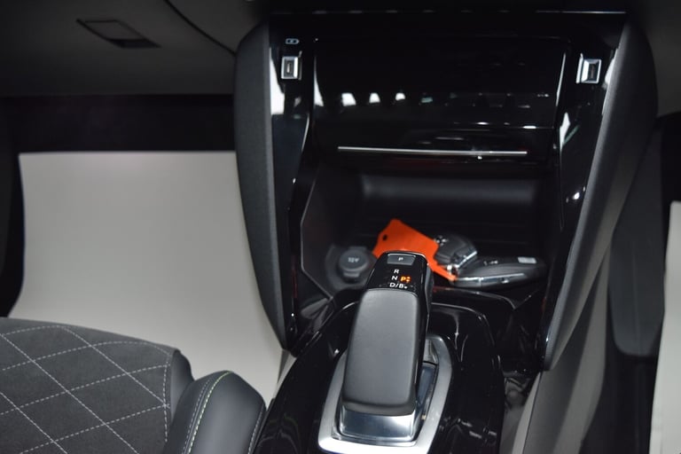 2022 Peugeot 2008 100kW GT Premium 50kWh 5dr Auto HATCHBACK Electric Automatic