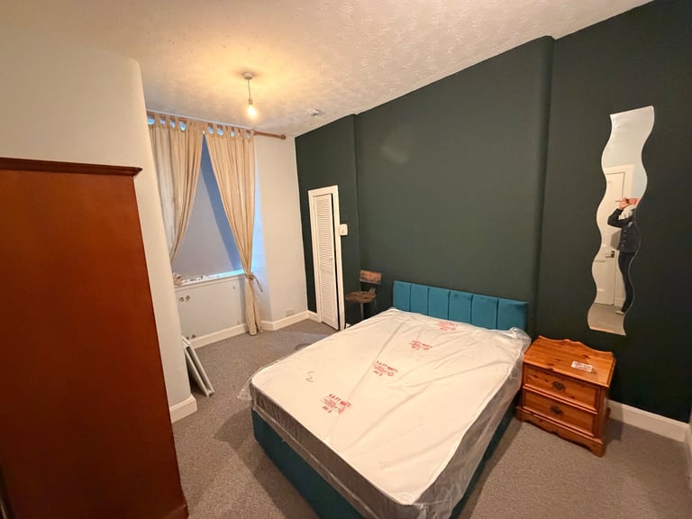 3 double room to rent EH7 4EB £800 pm