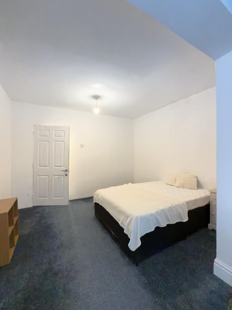 Spacious & Cosy Ensuite Room for Rent in - CV2 2EG