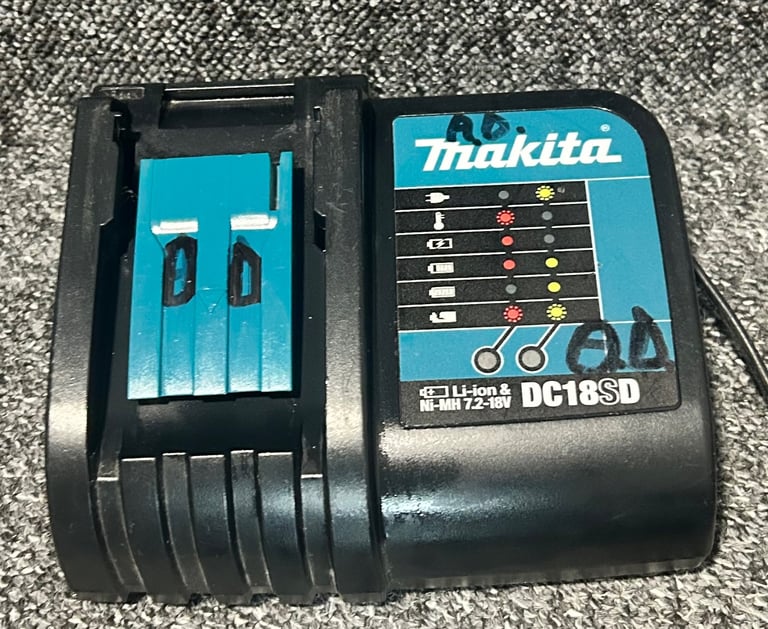Makita charger 