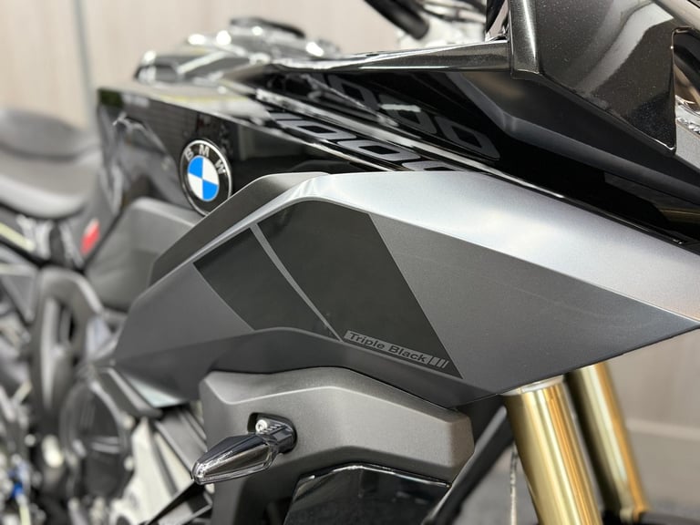 2022 72 BMW S1000XR Triple Black TE Euro 5 - Stunning Bike - FSH - Akrapovic