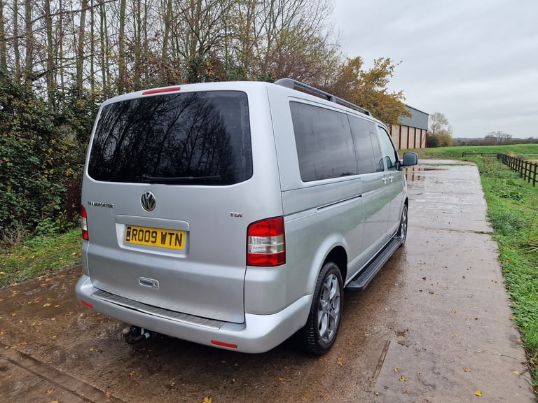 2009 VW Volkswagen Transporter Automatic Silver LWB 6 Seat Minibus  Spares