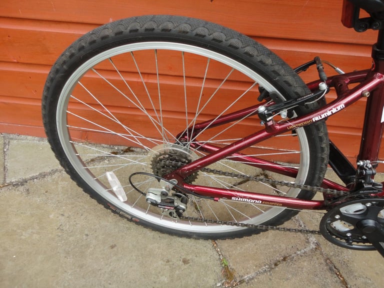 Apollo cosmo urban bike, 14 inch lightweight frame, 26 inch wheels, 18 gears, working order