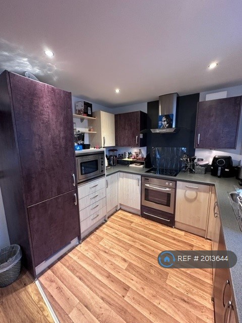 2 bedroom flat in Churchill Way, Cardiff, CF10 (2 bed) (#2013644)