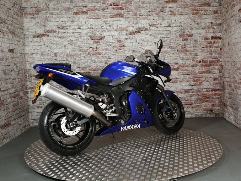 YAMAHA R6 - 2003 Petrol Manual in Blue