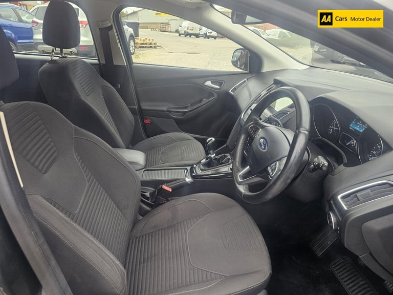 2017 Ford Focus 1.0 EcoBoost 125 Titanium 5dr HATCHBACK PETROL Manual